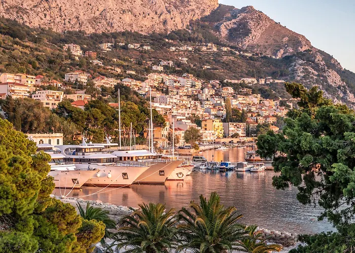 Omis Hotels