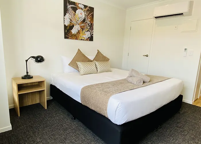 Pirongia Hotels