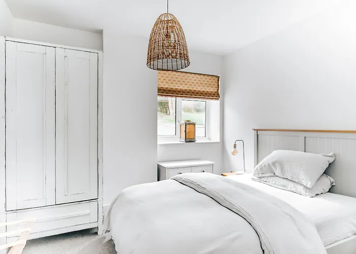 Looe Hotels