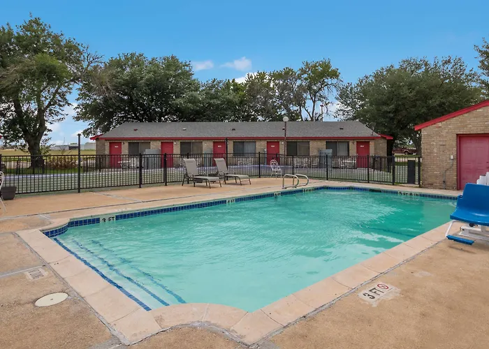 Lockhart Hotels