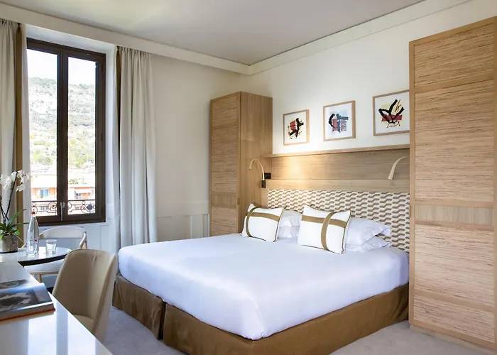 Saint-Jean-Cap-Ferrat Hotels