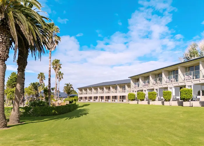Rawene Hotels