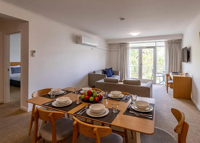 Williamstown Hotels