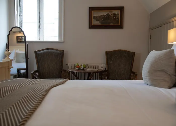 Wareham Hotels