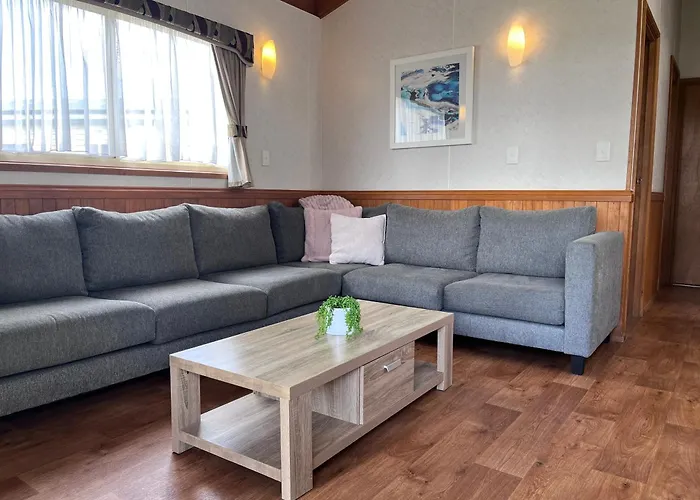 Metung Hotels
