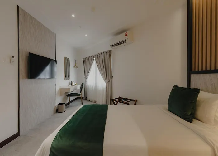 Gaya Island Hotels