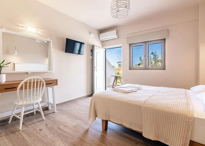 Lentas Hotels