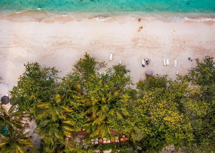 Ukulhas Island Hotels