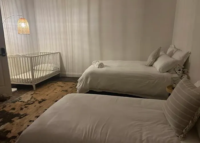 Baradine Hotels