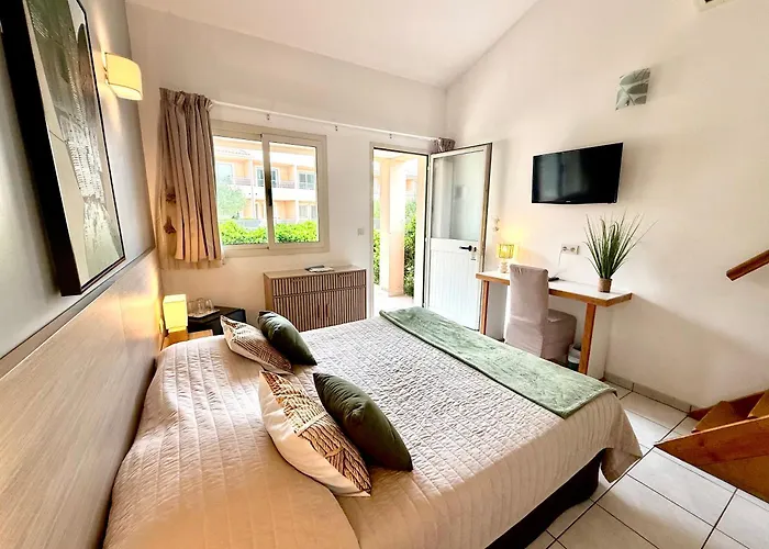 Aleria (Corsica) Hotels