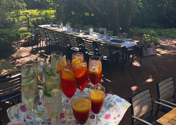 Hermannsburg Hotels