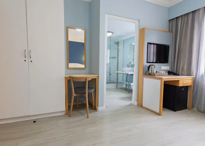 Saldanha Bay Hotels