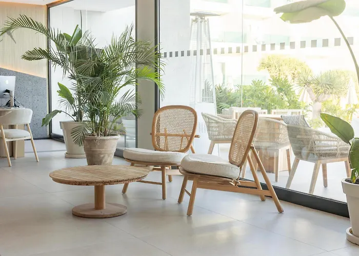 Costa Teguise Hotels
