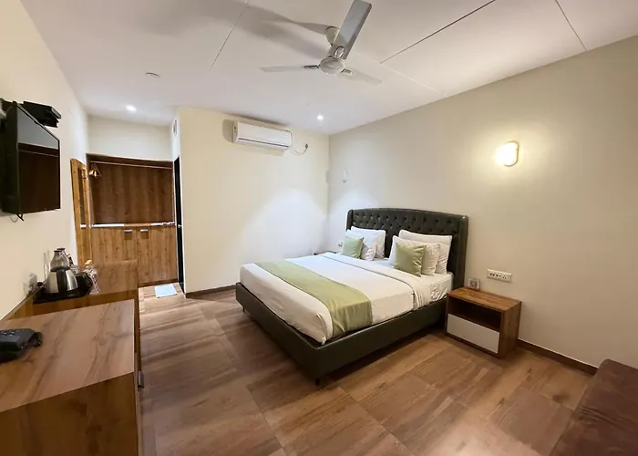 Daman Hotels