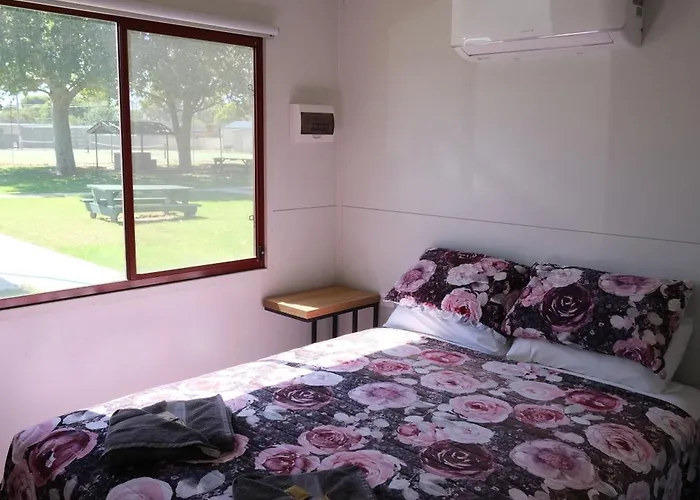 Darlington Point Hotels