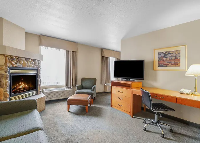 Red Deer Hotels