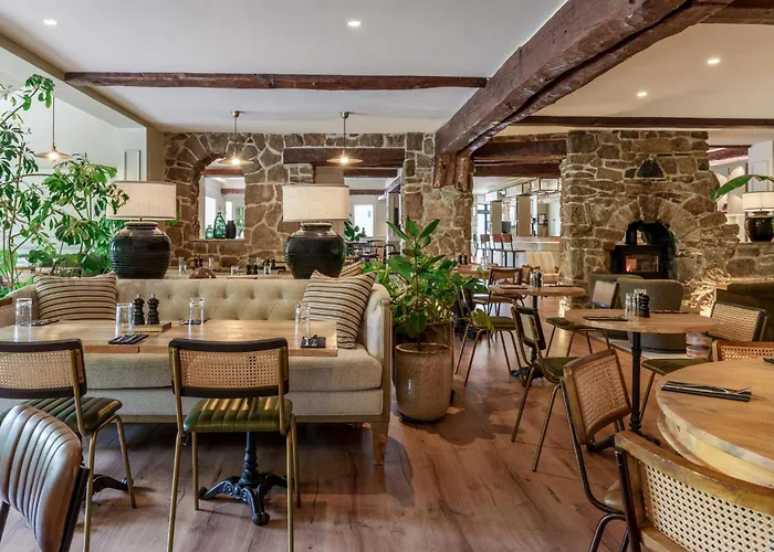 Ashburton Hotels