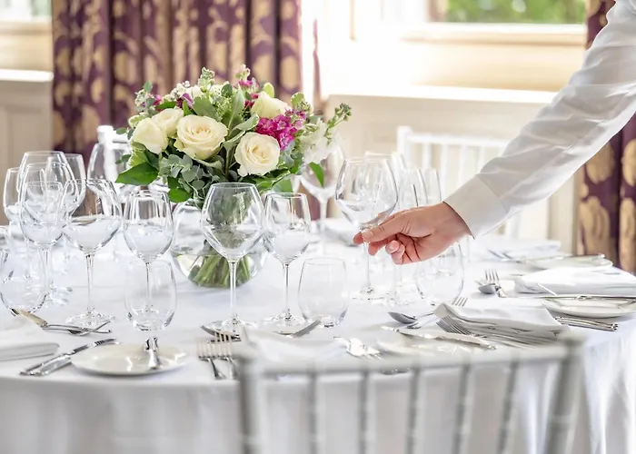 Cobham (Surrey) Hotels