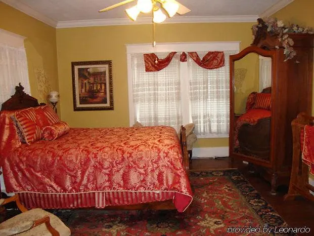 The Villa Bed And Breakfast Galveston