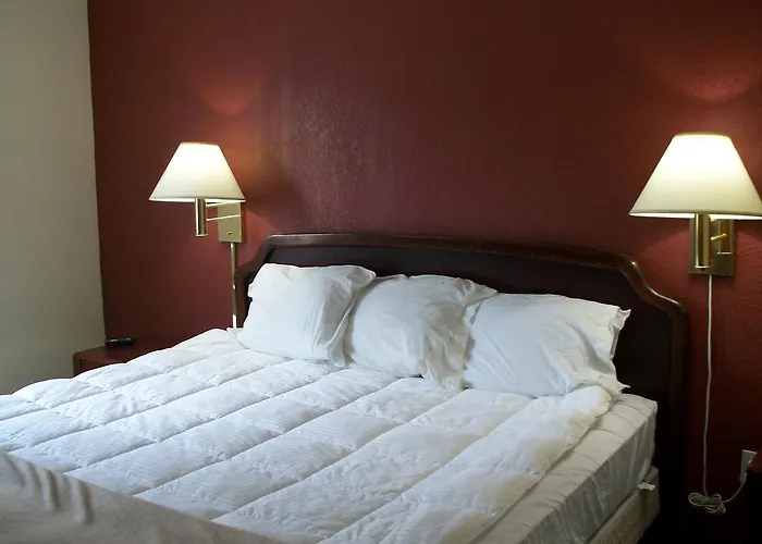 Budget Inn & Suites Wall