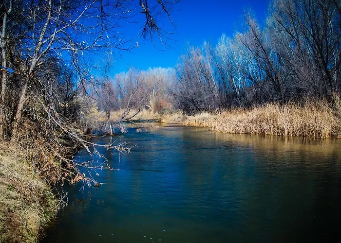 Verde Valley Lawn Cottage 10 Cottonwood