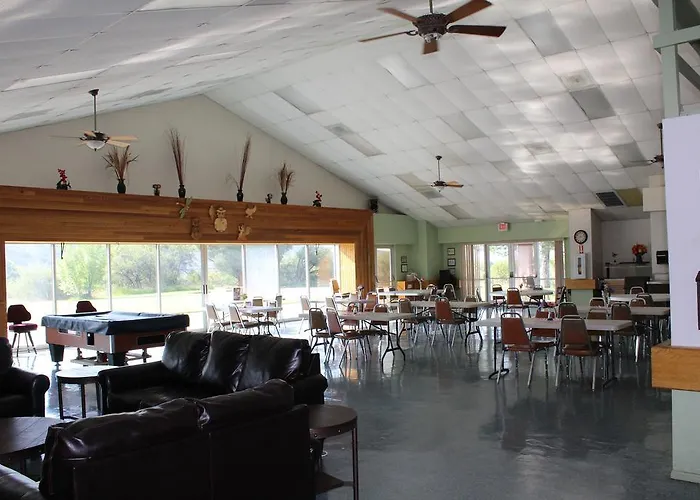 Verde Valley One-Bedroom Park Model Cabin 14 Cottonwood