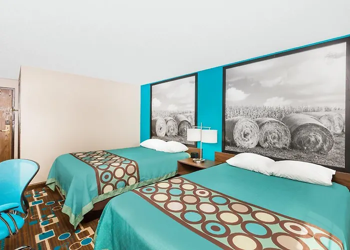 Super 8 By Wyndham Spencer Hotel