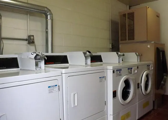 Travelodge By Wyndham Farmington