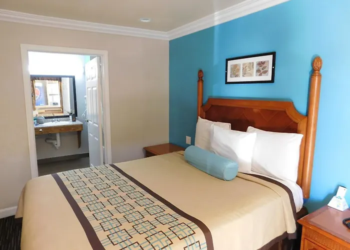 Continental Lodge Oakland