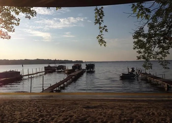 Lakeland Rv Campground Loft Cabin 1 Edgerton