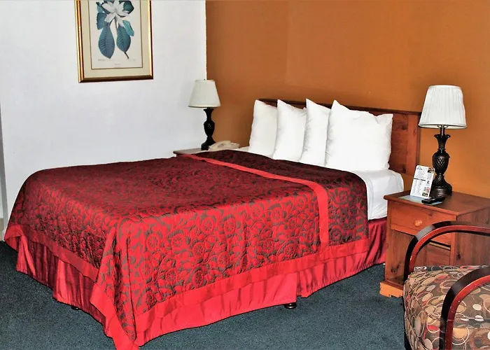 Days Inn By Wyndham Everett