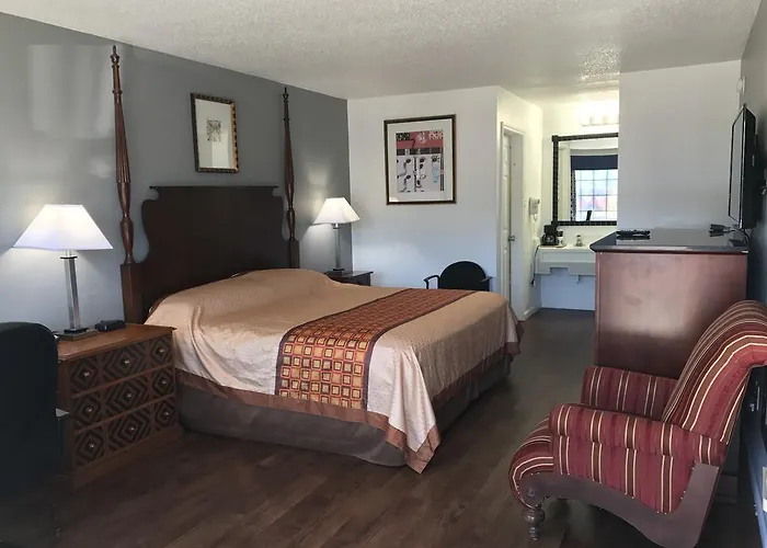 Americas Best Value Inn & Suites Russellville