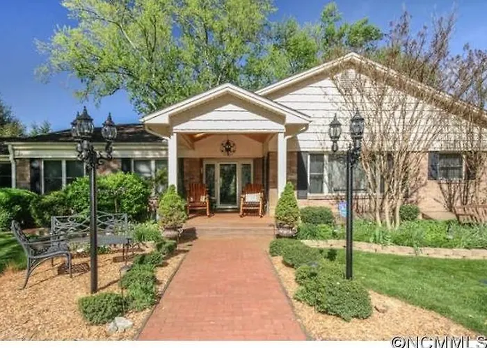 Brookside Mountain Mist Inn Waynesville