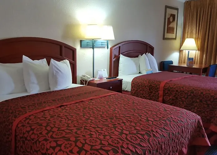 Days Inn By Wyndham Tallahassee-Government Center