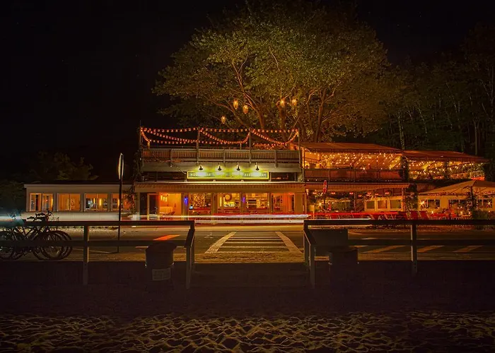 Sunset Beach Shelter Island