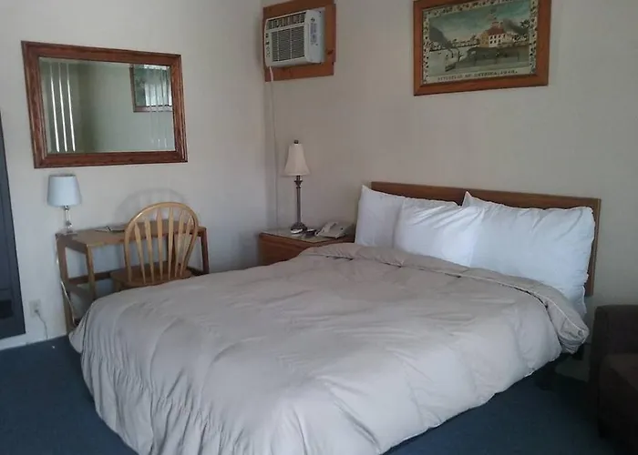 Bishop Village Motel