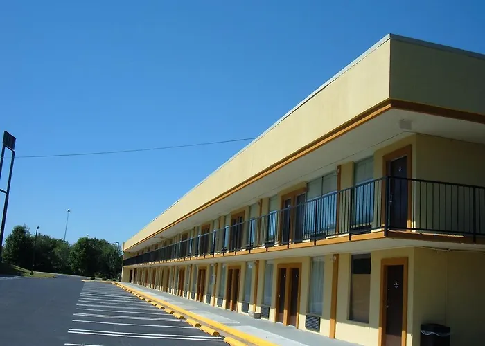 Days Inn By Wyndham Madison