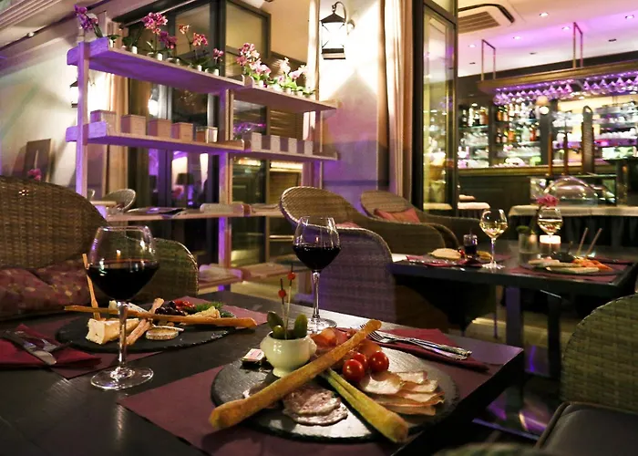 Antibes Hotels