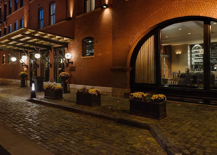 The Charmant Hotel La Crosse