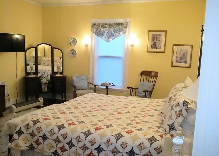 Six Acres Bed And Breakfast Cincinnati