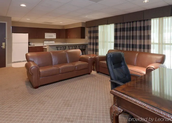 Holiday Inn Express Mentor Banquet Center By Ihg