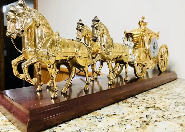 Red Coach Inn & Suites Grand Island