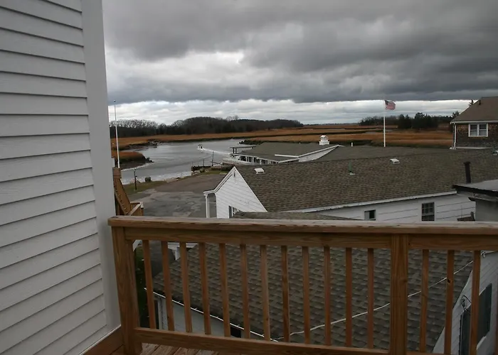 Shea'S Riverside Inn & Motel Essex