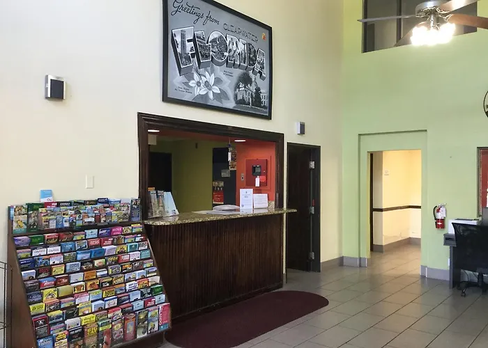 Super8 By Wyndham Nearby Clearwater St Petersburg International Airport Hotel Pinellas Park