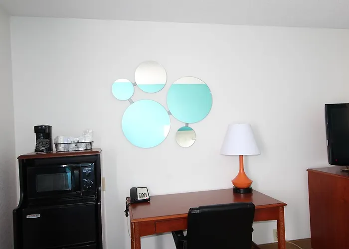 Howard Johnson By Wyndham Evansville East