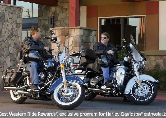 Village Inn Of Hardy