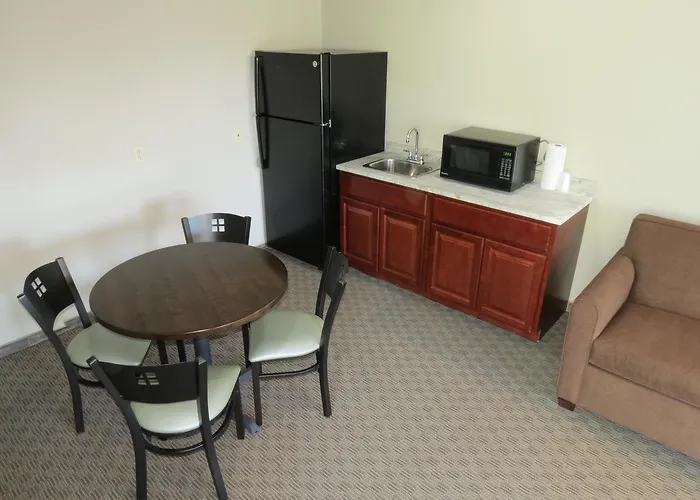 Edgewater Hotel And Suites Put-in-Bay