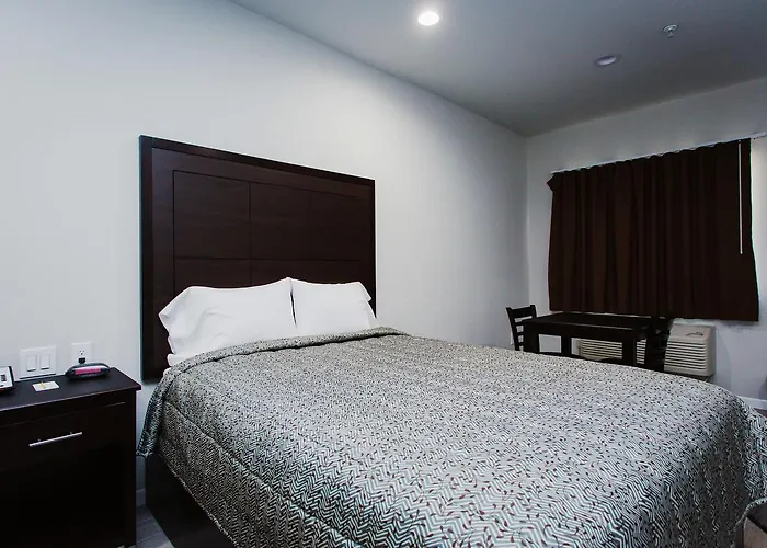 Palace Inn-529 Cypress