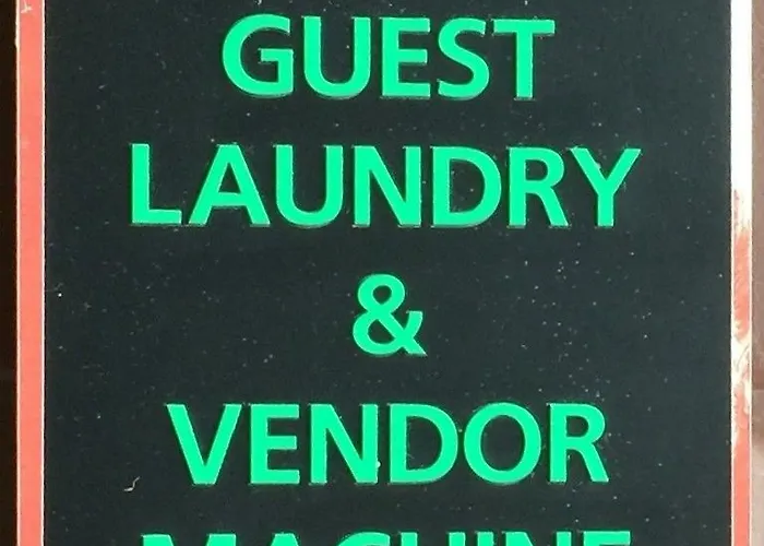 Pearsall Inn And Suites