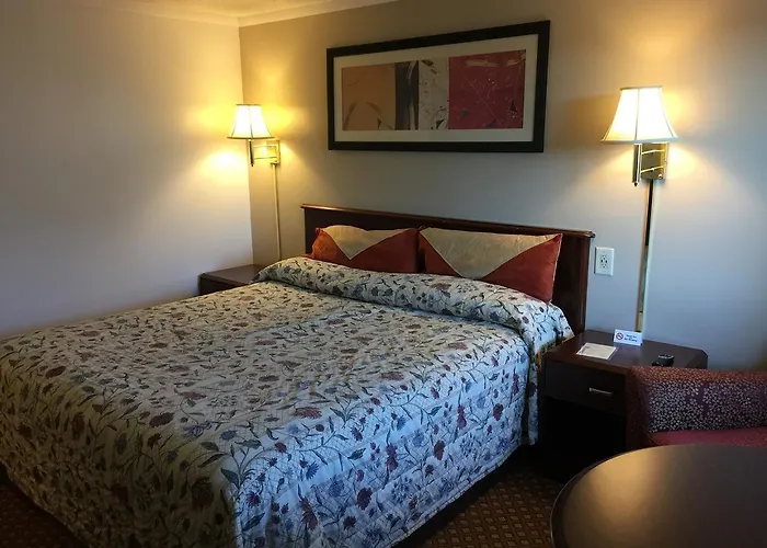 Economy Inn Bloomington